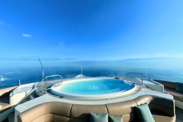 Emerald_Azzurra_Jacuzzi